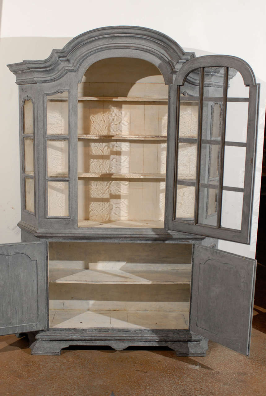 19th Century Swedish 1890s Rococo Style Grey Painted Vitrine Cabinet with Original Glass