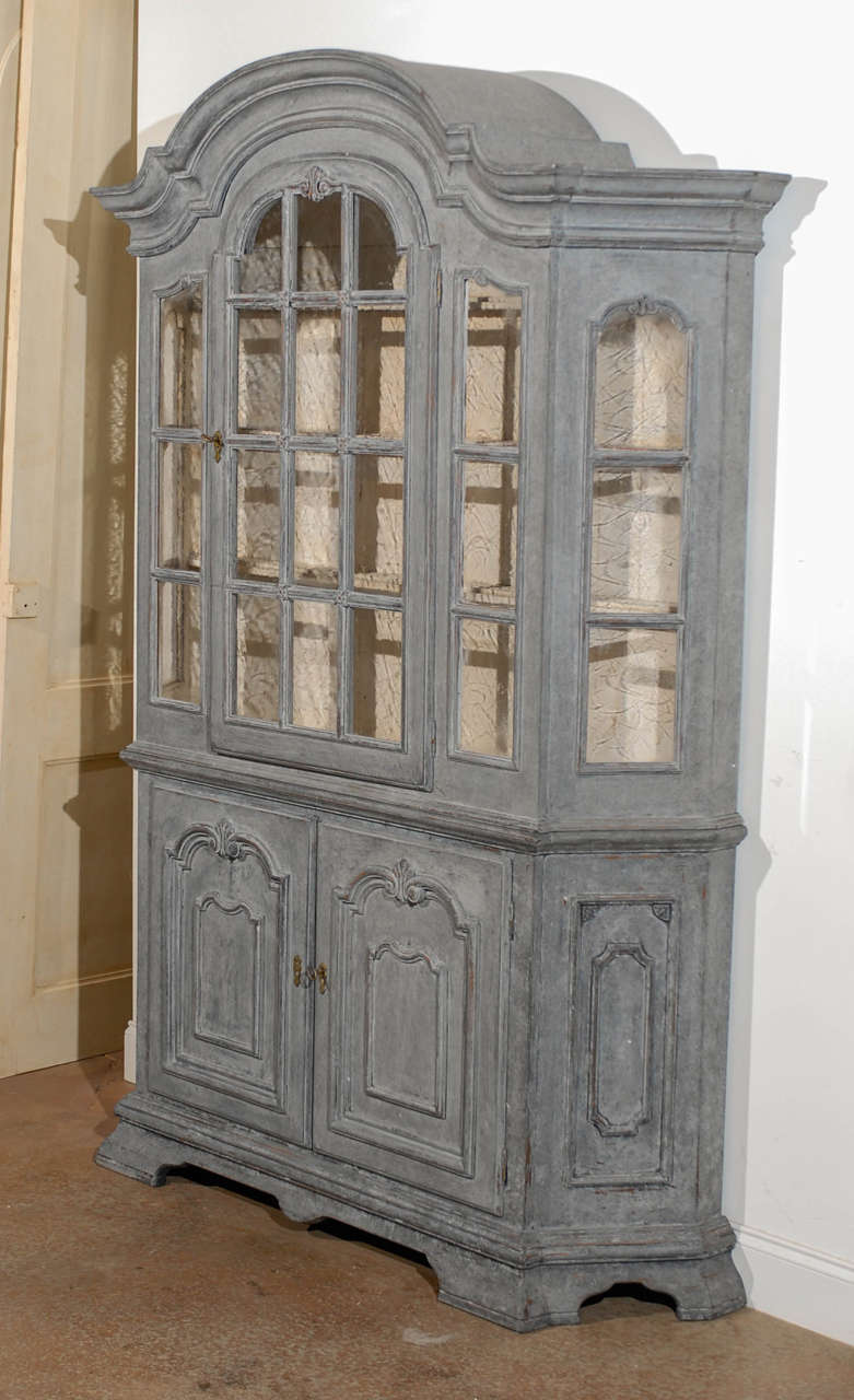 Swedish 1890s Rococo Style Grey Painted Vitrine Cabinet with Original Glass 4
