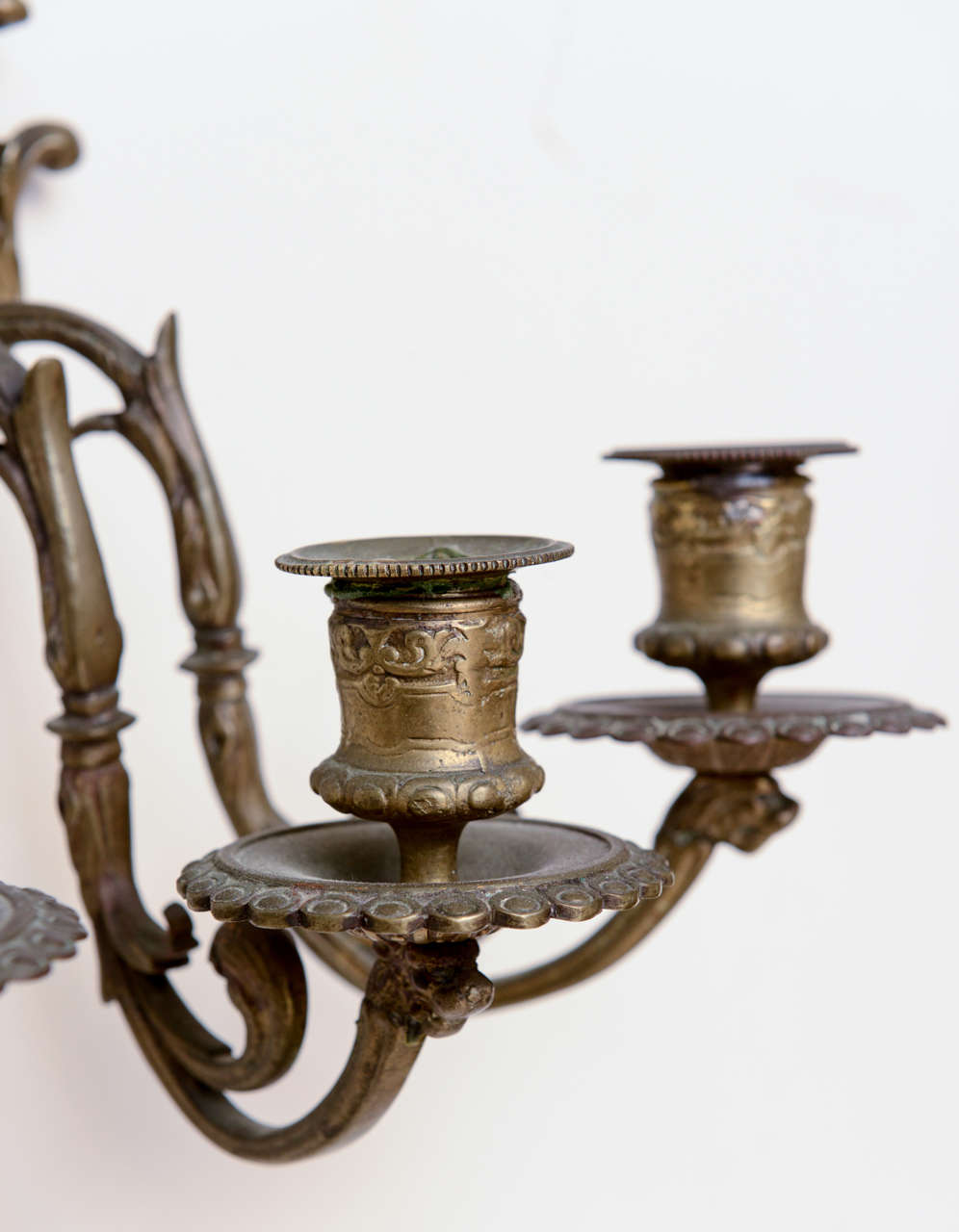 Pair of Bronze Classical Sconces In Excellent Condition For Sale In West Palm Beach, FL