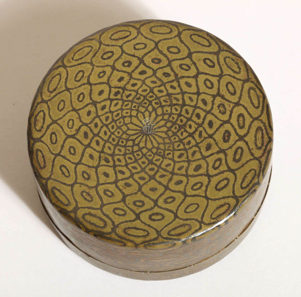 Jean Dunand French Art Deco Dinanderie Round Box For Sale 1
