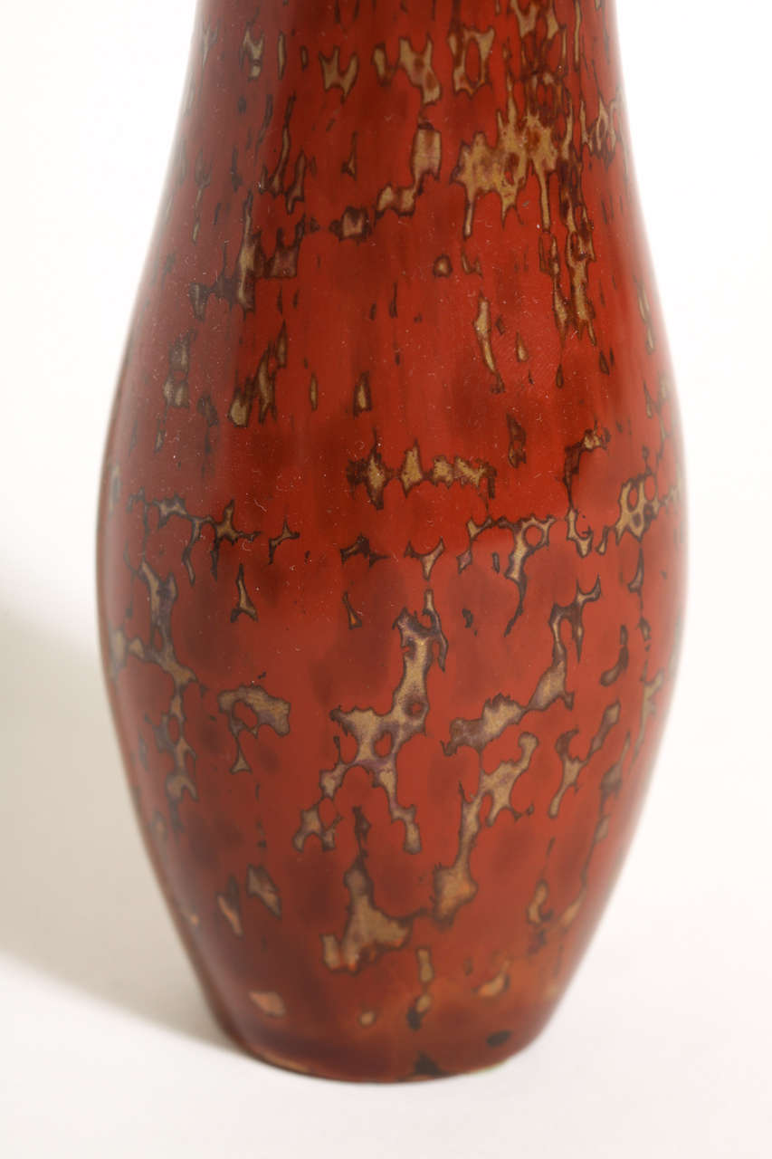 Jean Dunand French Art Deco Elongated Thin Red Lacquered Vase In Excellent Condition For Sale In New York, NY