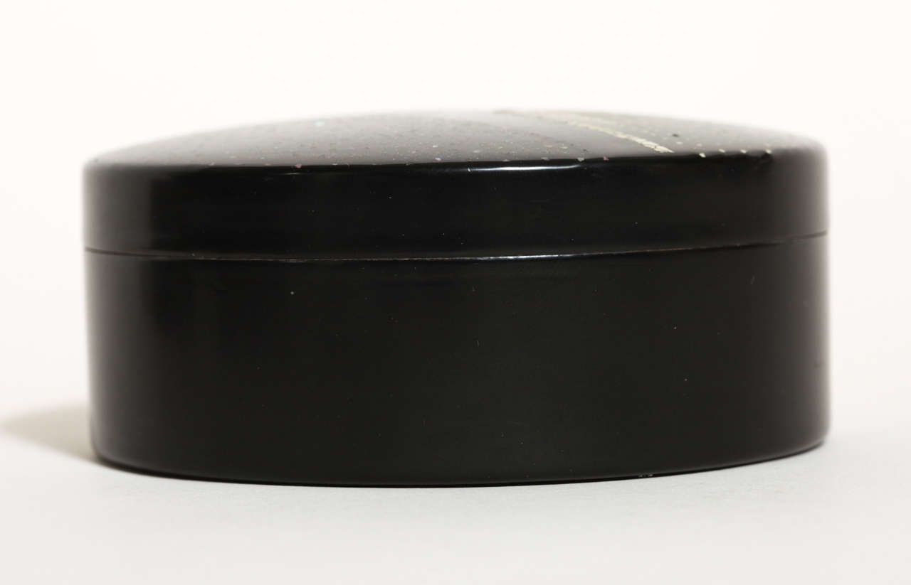 Eggshell Jean Dunand French Art Deco Round Black and Coquille d'oeuf Lacquered Box For Sale