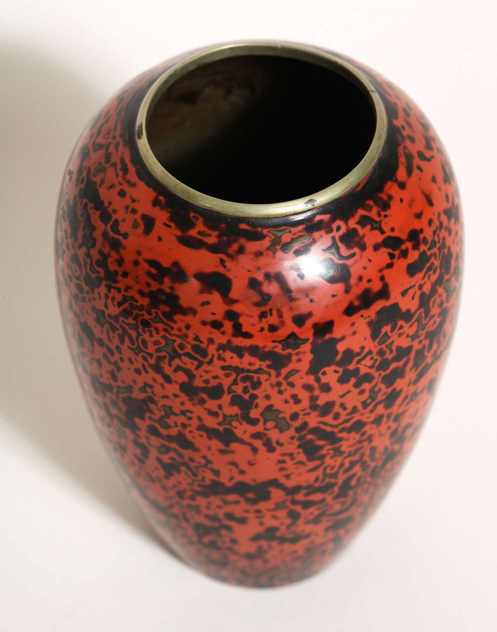 Jean Dunand French Art Deco Ovoid Red and Black Lacquered Brass Vase For Sale at 1stDibs jean