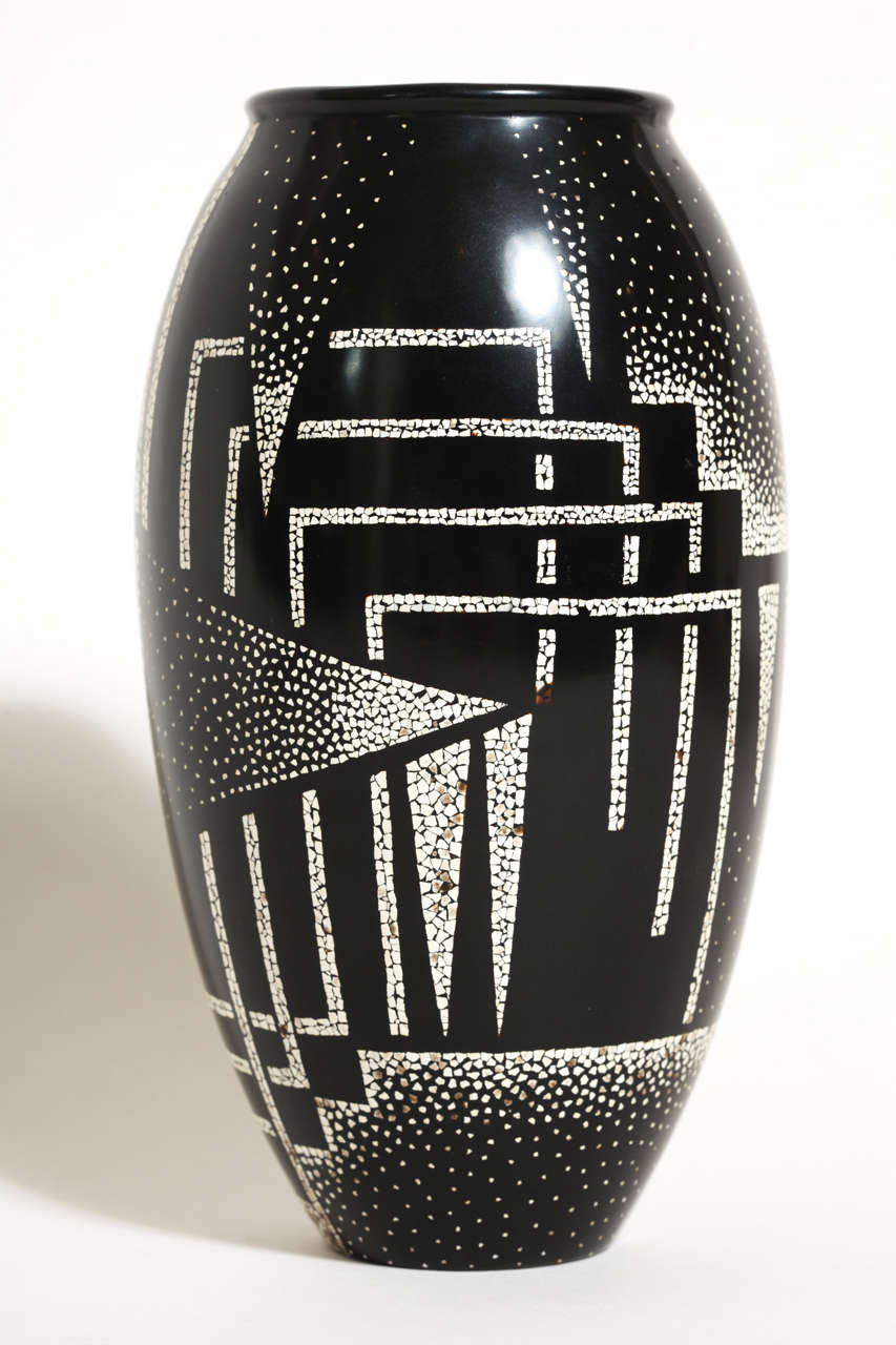 Jean Dunand French Art Deco Coquille d'Oeuf and Black Lacquered Vase For Sale at 1stDibs jean