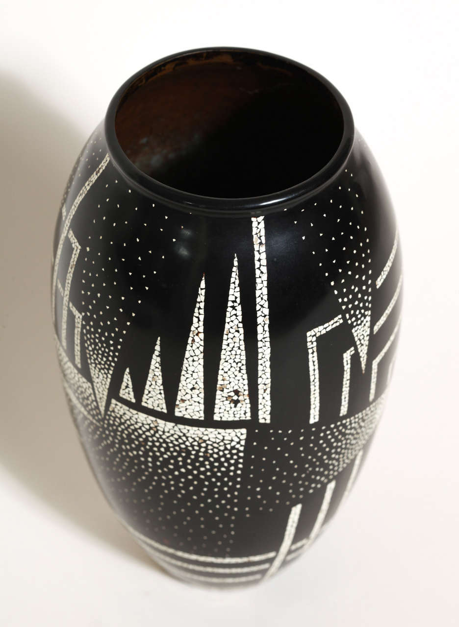 Jean Dunand French Art Deco Coquille d'Oeuf and Black Lacquered Vase For Sale at 1stDibs jean