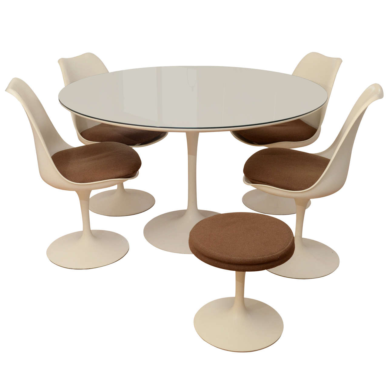 Classic & Original Saarinen Dining Table with 4 Chairs & Stool  For Sale