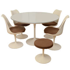 Classic & Original Saarinen Dining Table with 4 Chairs & Stool 