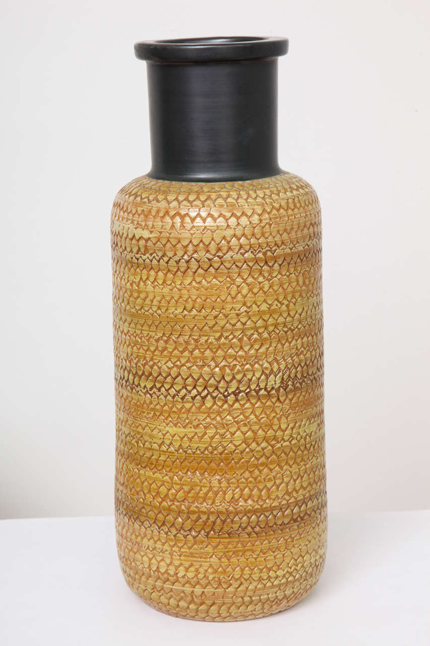 Large Bitossi snakeskin vase. Made in Italy by Bitossi for Raymor.