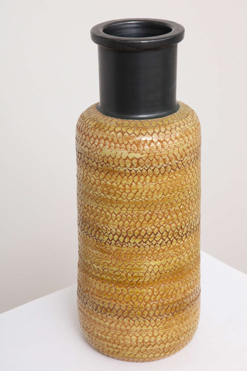 Large Bitossi Snakeskin Vase  In Excellent Condition In Princeton, NJ