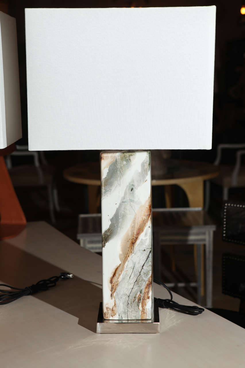 Pair of Italian Mid-Century Table Lamps in Marbleized Porcelain In Excellent Condition In Los Angeles, CA