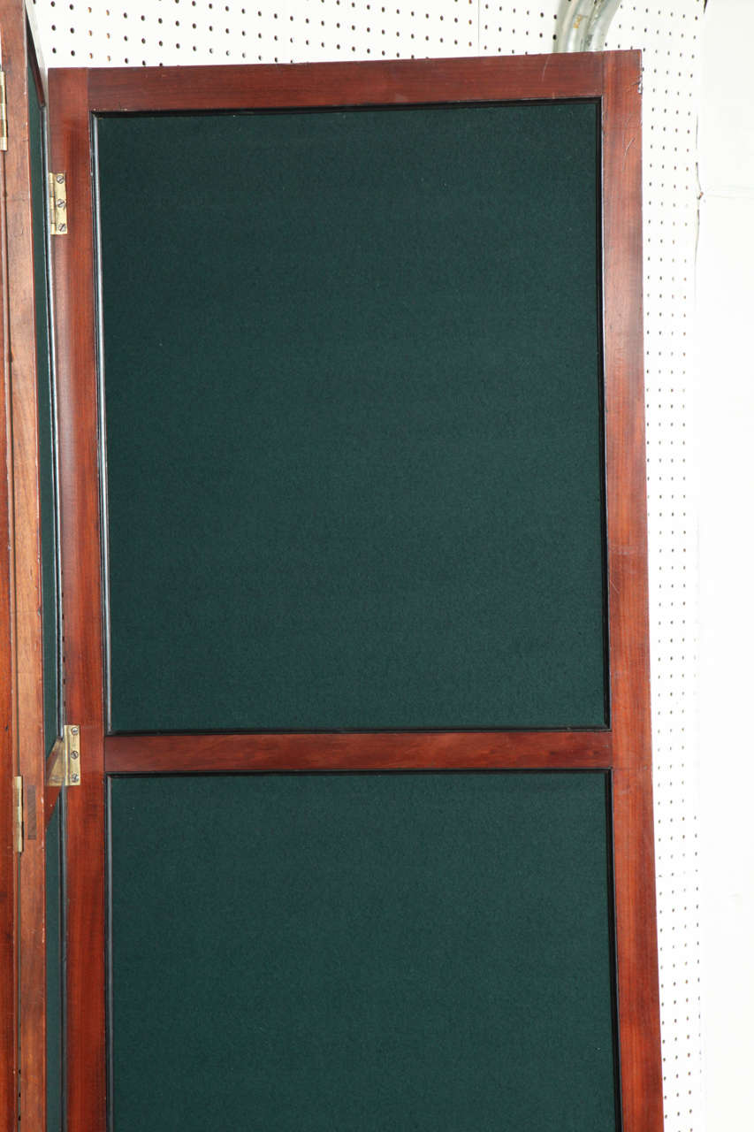 Large Green Screen with Mahogany In Excellent Condition In New York, NY