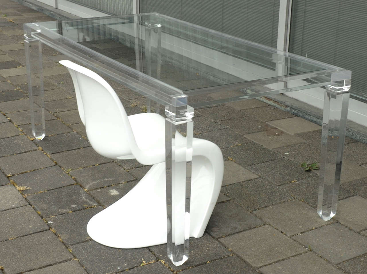 Perspex and Glass Dining Table Made by Fabianart Roma In Good Condition In Doornspijk, NL