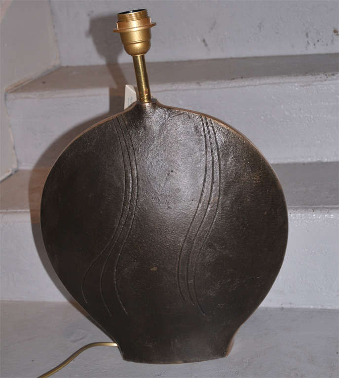 Lampe en bronze des années 1970 en vente 1