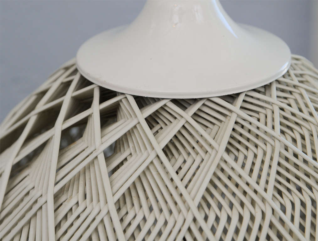 Pair of White Woven Rattan Lamps 3
