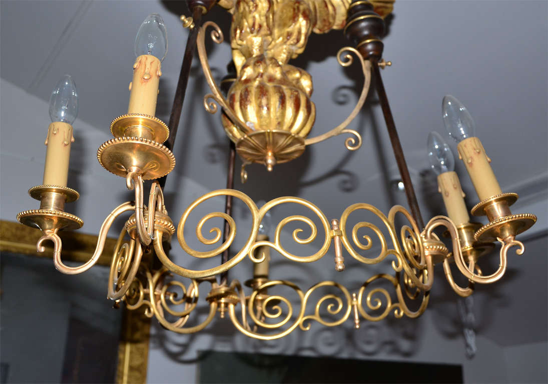 Very Unusual Gilded Wood And Bronze Chandelier In Excellent Condition For Sale In Paris, FR