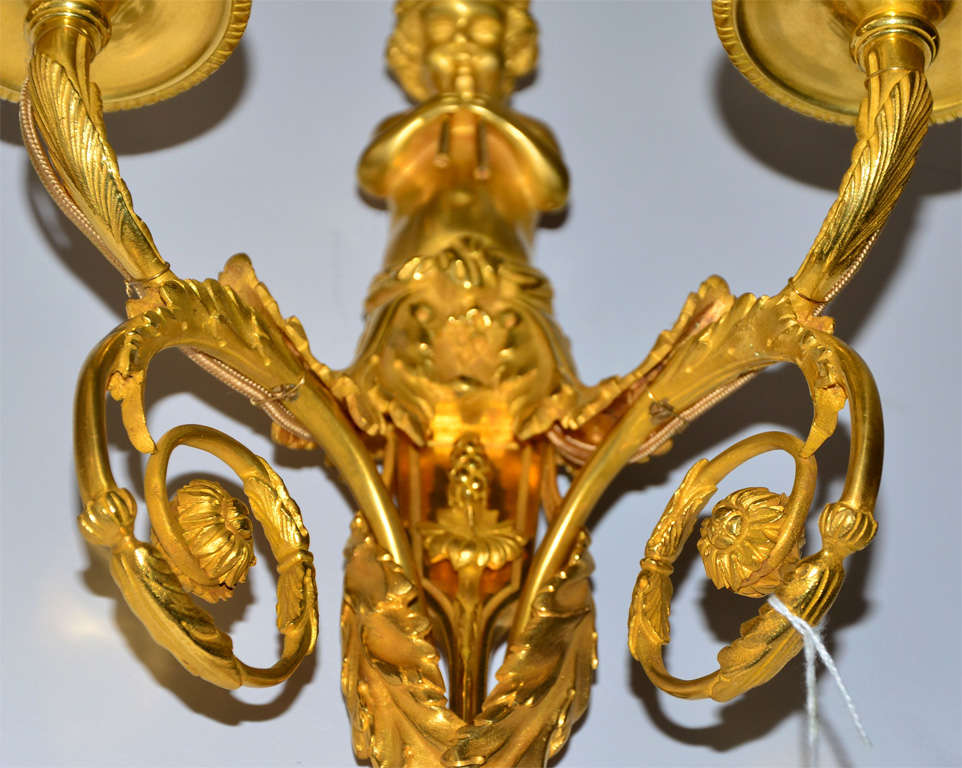 Gilded Bronze Sconces With Children playing flute In Excellent Condition For Sale In Paris, FR