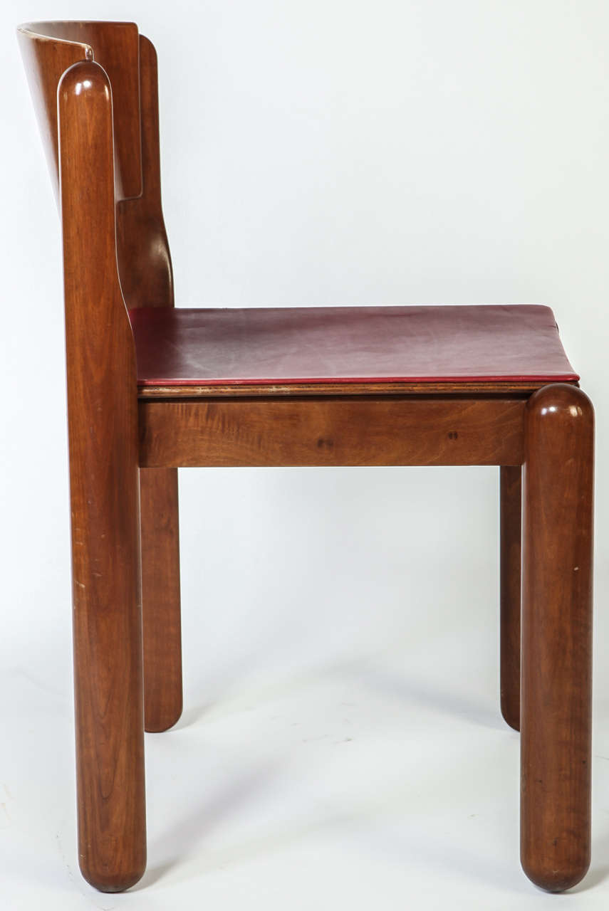 Italian Chair Model 122 by Vico Magistretti For Sale