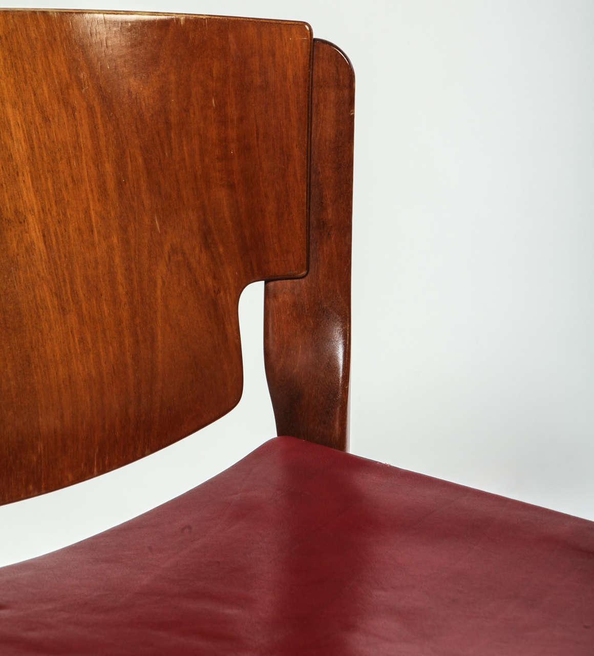 Chair Model 122 by Vico Magistretti For Sale 1