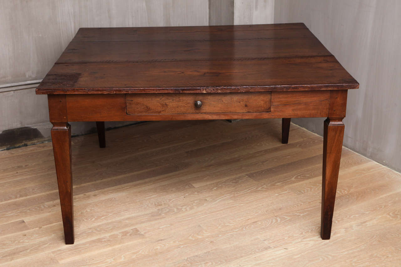 DETAILS
- Walnut dining table
- Two drawers; one with key lock

ORIGIN
- Tuscany, Italy, late 18th century