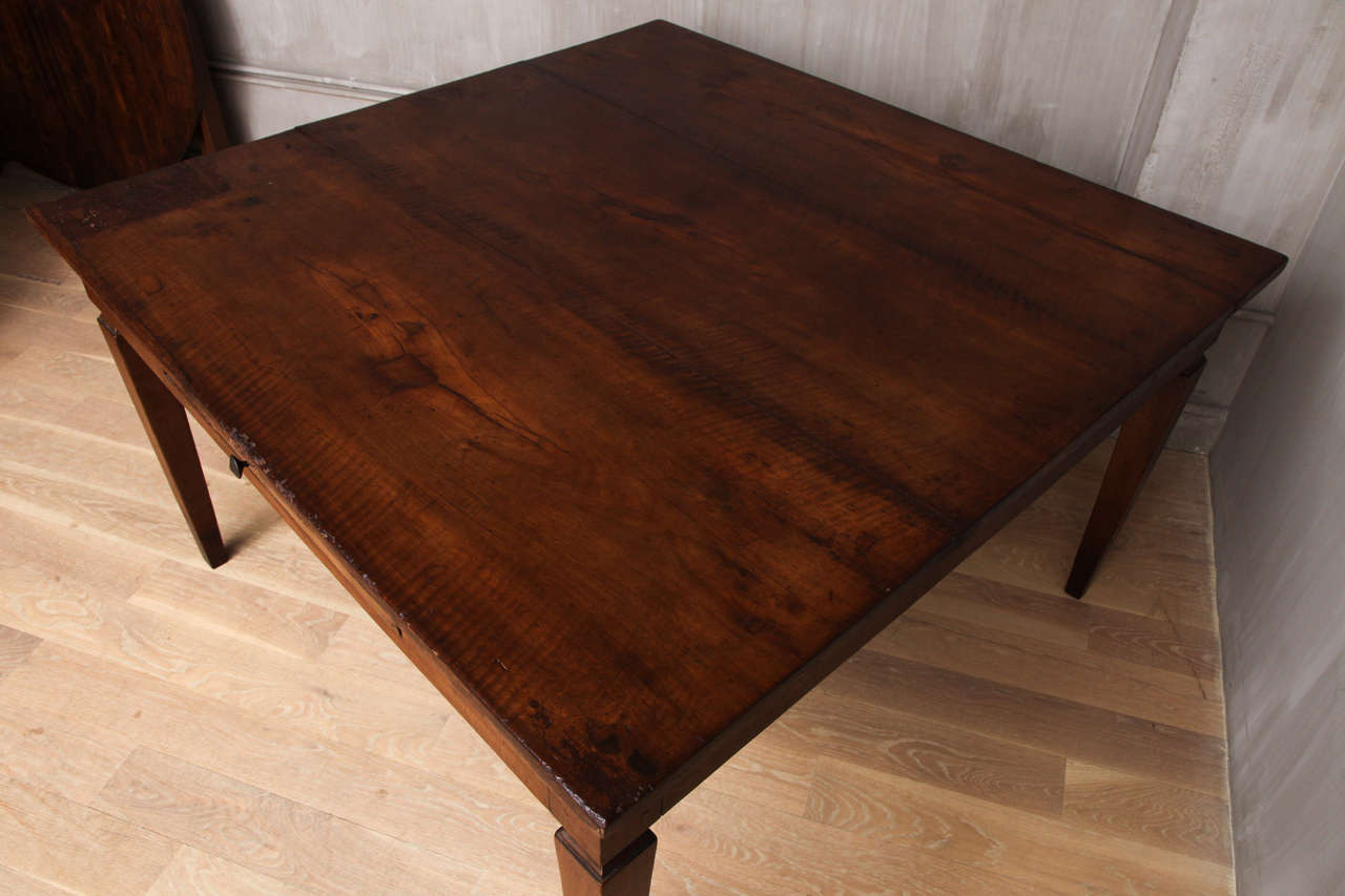 Italian Walnut Dining Table with Drawers, Late 18th Century For Sale 2