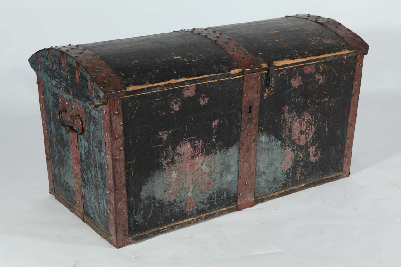 SWEDISH ANTIQUE TRAVELING CHEST, Early 18th Century