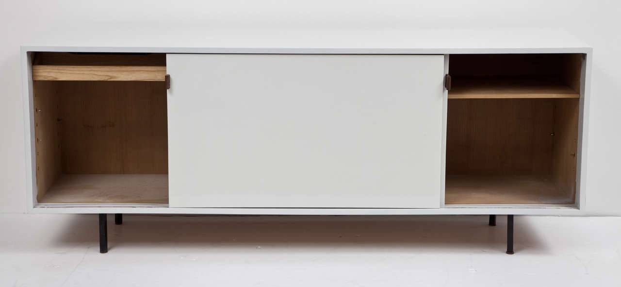 White Credenza by Knoll In Excellent Condition In New York, NY