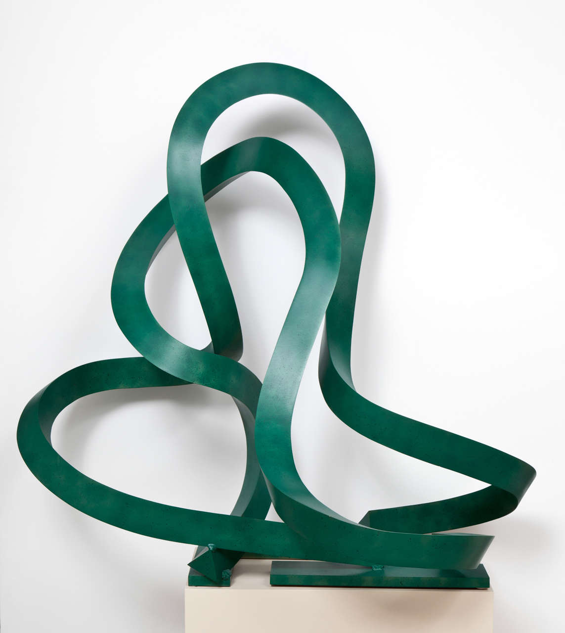Elliptical Loops, 2005 Bronze with green patina By Arthur Carter