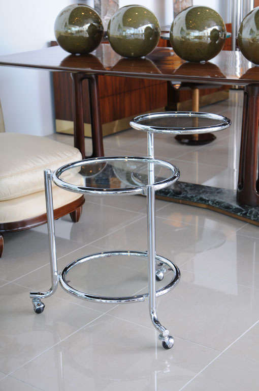 Single Chrome Rolling Swivel Side Table Attributed to Gilbert Rohde In Excellent Condition For Sale In Hollywood, FL