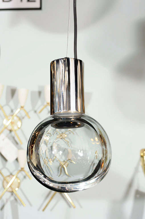 Mid-Century Modern Lampe à suspension globe en verre gris Seguso en vente