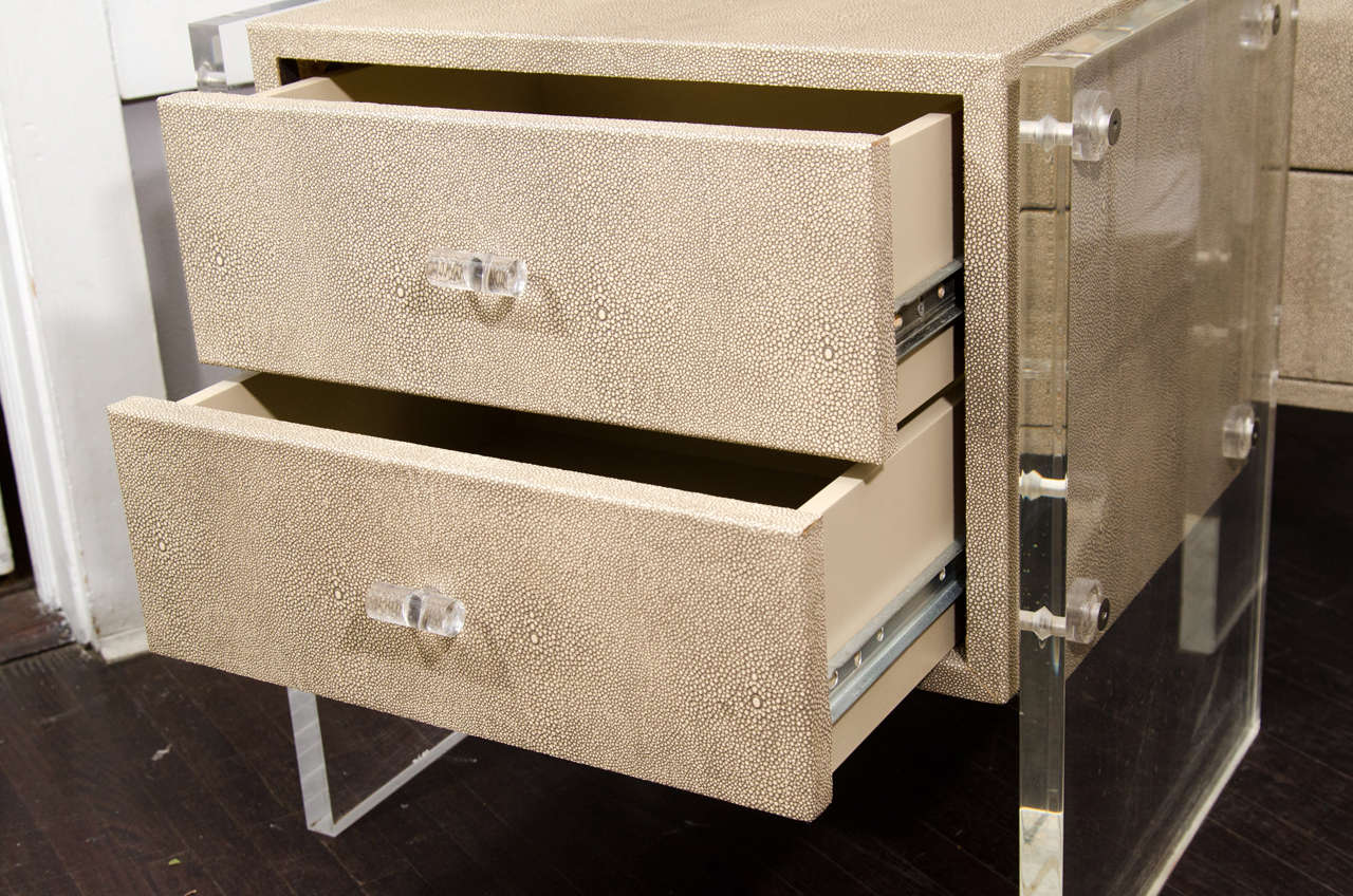Pair of Custom Faux Shagreen Lucite Side Panel end Tables In Excellent Condition In New York, NY