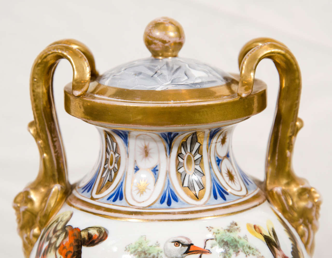 An English Regency Period Covered Vase In Excellent Condition In Katonah, NY