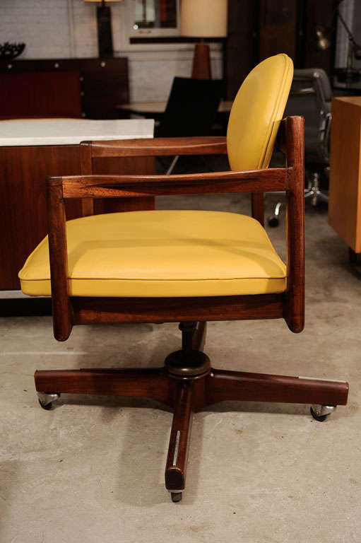 20th Century Early Jens Risom solid walnut executive desk chair