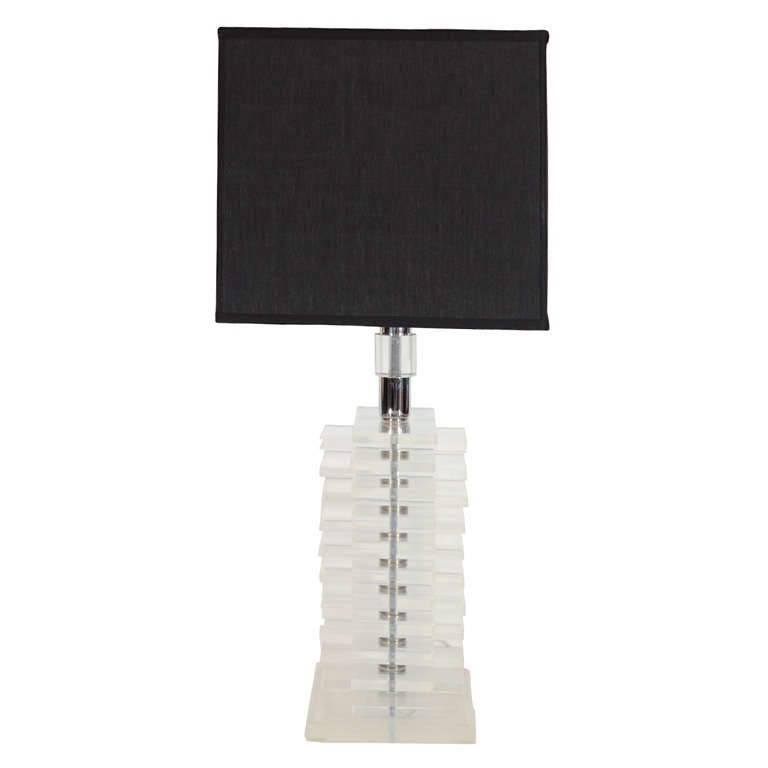 Stapelbare Lucite-Lampe, modernistische Moderne im Angebot