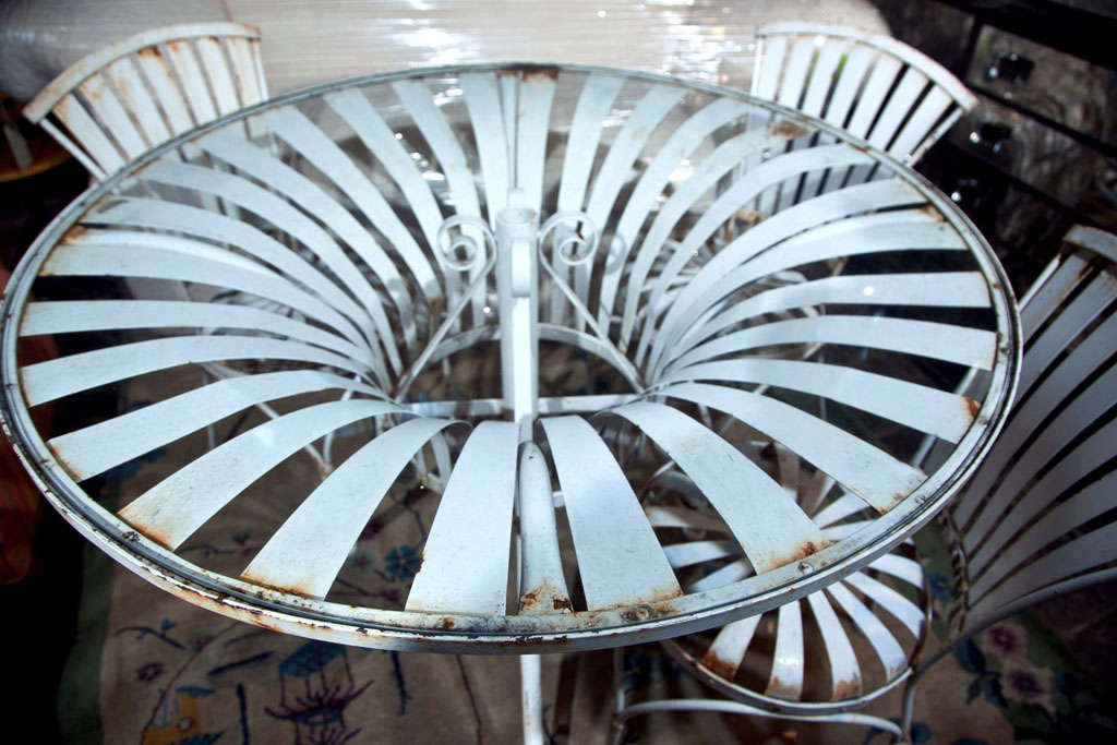 Vintage Set of Four Spring Chairs and Round Table In Good Condition In Stamford, CT