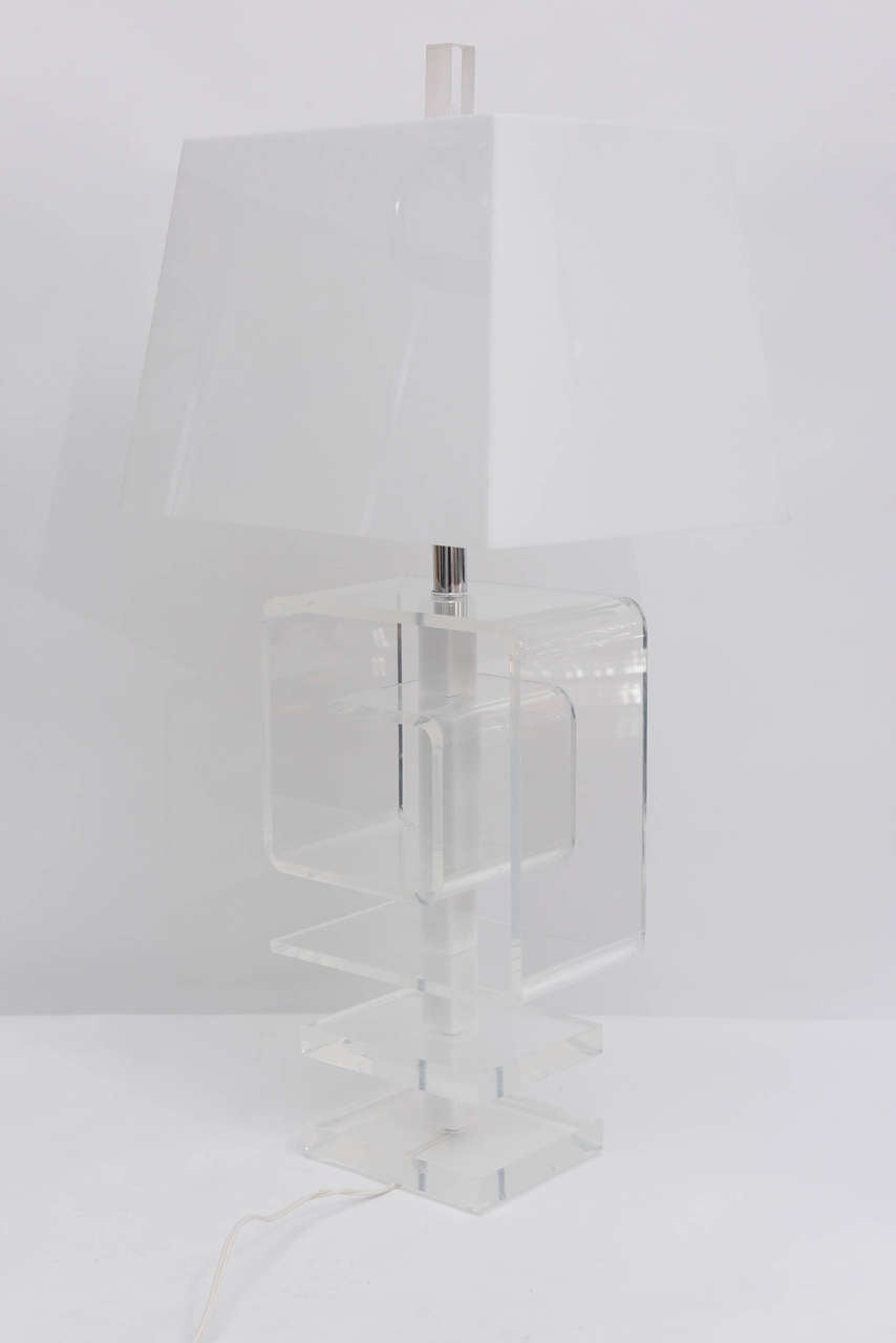 Mid-20th Century Sculptural Lucite Table Lamp For Sale