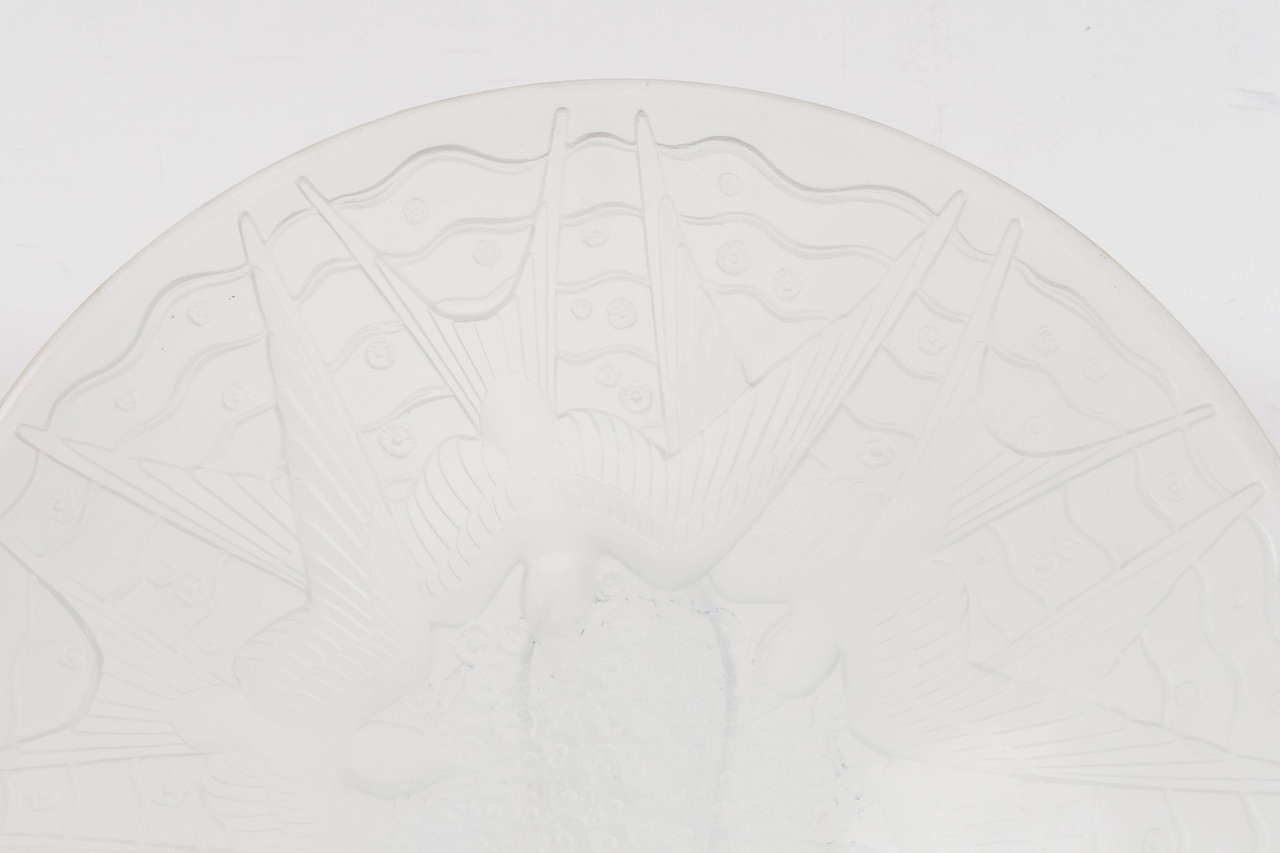 Mid-20th Century Exquisite Art Deco Glass Bowl by Pierre D'Avesn with Overlapping Swallows
