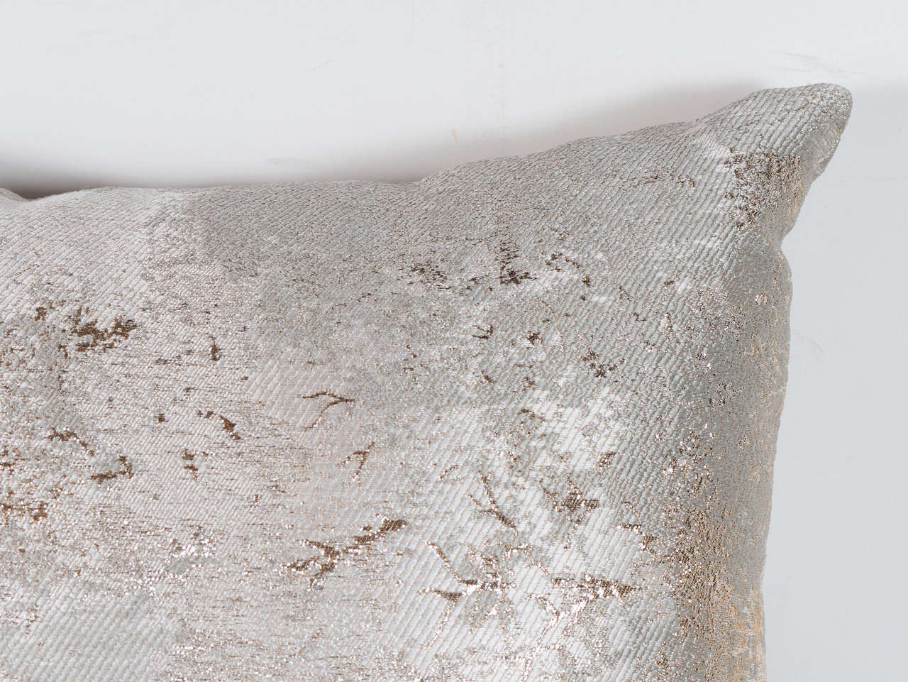 Custom Textured Silver and Pearl Metallic Pillow For Sale at 1stdibs