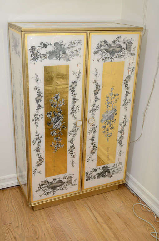 White verre eglomise cabinet