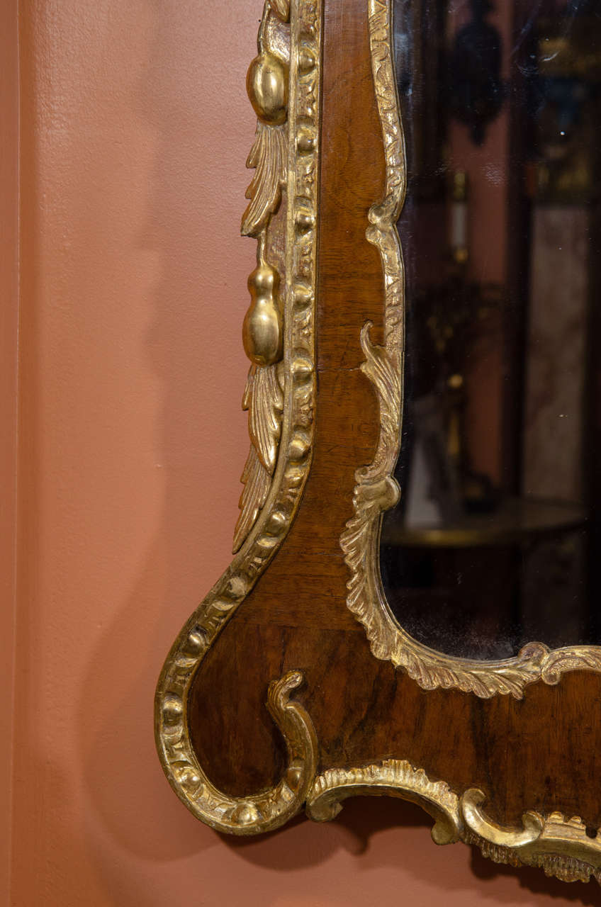 George II Walnut and Gilt Mirror In Excellent Condition For Sale In Westwood, NJ