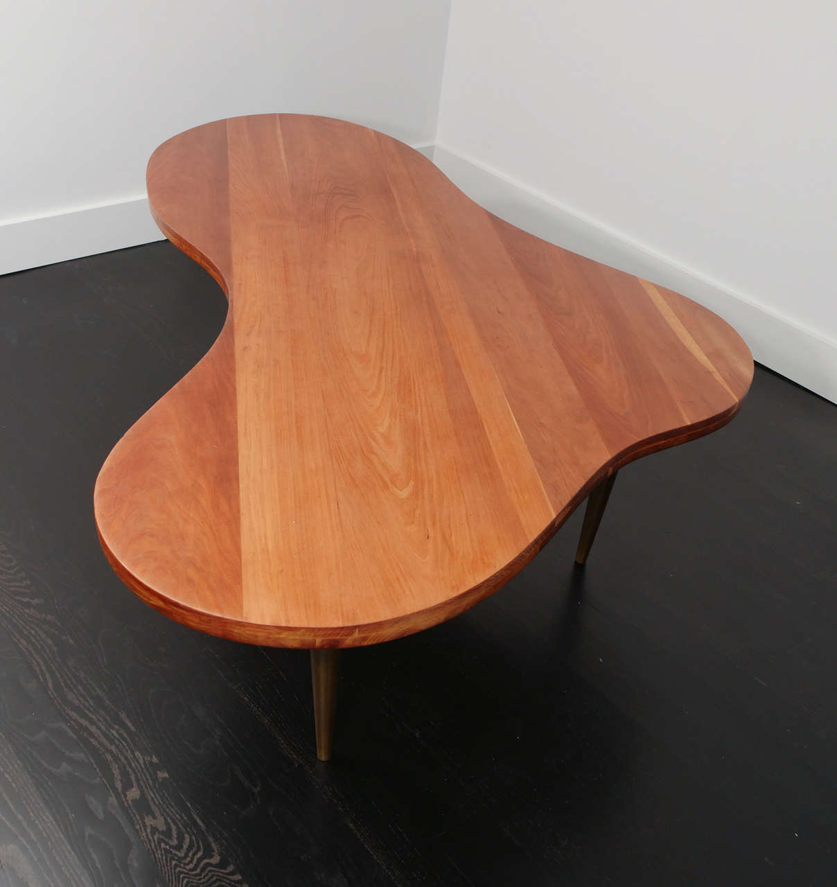 Biomorphic Walnut Table by T.H. Robsjohn Gibbings In Excellent Condition In Newburgh, NY