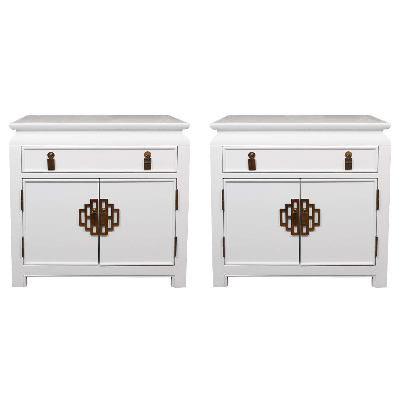 Pair of 1970s White Lacquer End Tables For Sale at 1stdibs