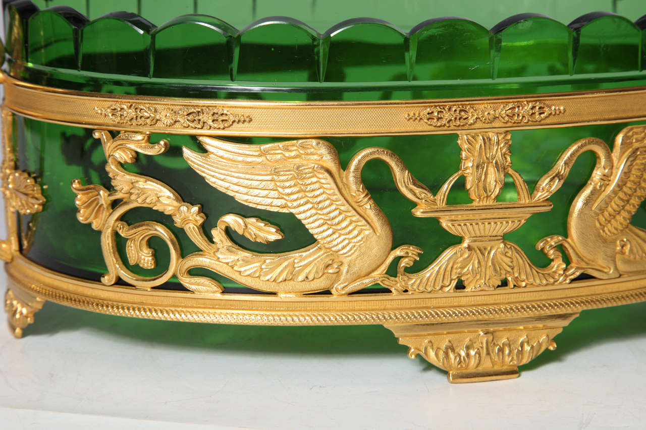 A fine Neoclassical/Empire Gilt Bronze and Green Glass Centerpiece In Excellent Condition In New York, NY