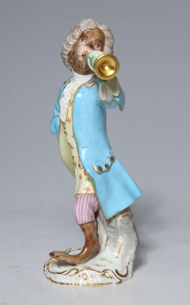 Figurine de singe musicien en porcelaine de Meissen, style Singerie Excellent état - En vente à New York, NY