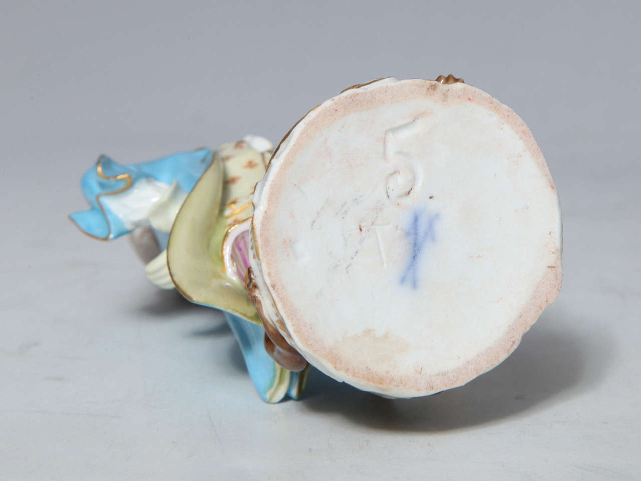 Early Meissen Porcelain, Singerie Style Monkey Musician Figurine For Sale 2