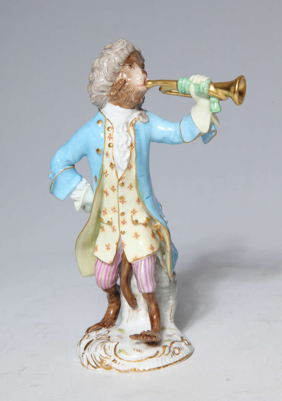 Figurine de singe musicien en porcelaine de Meissen, style Singerie en vente 2