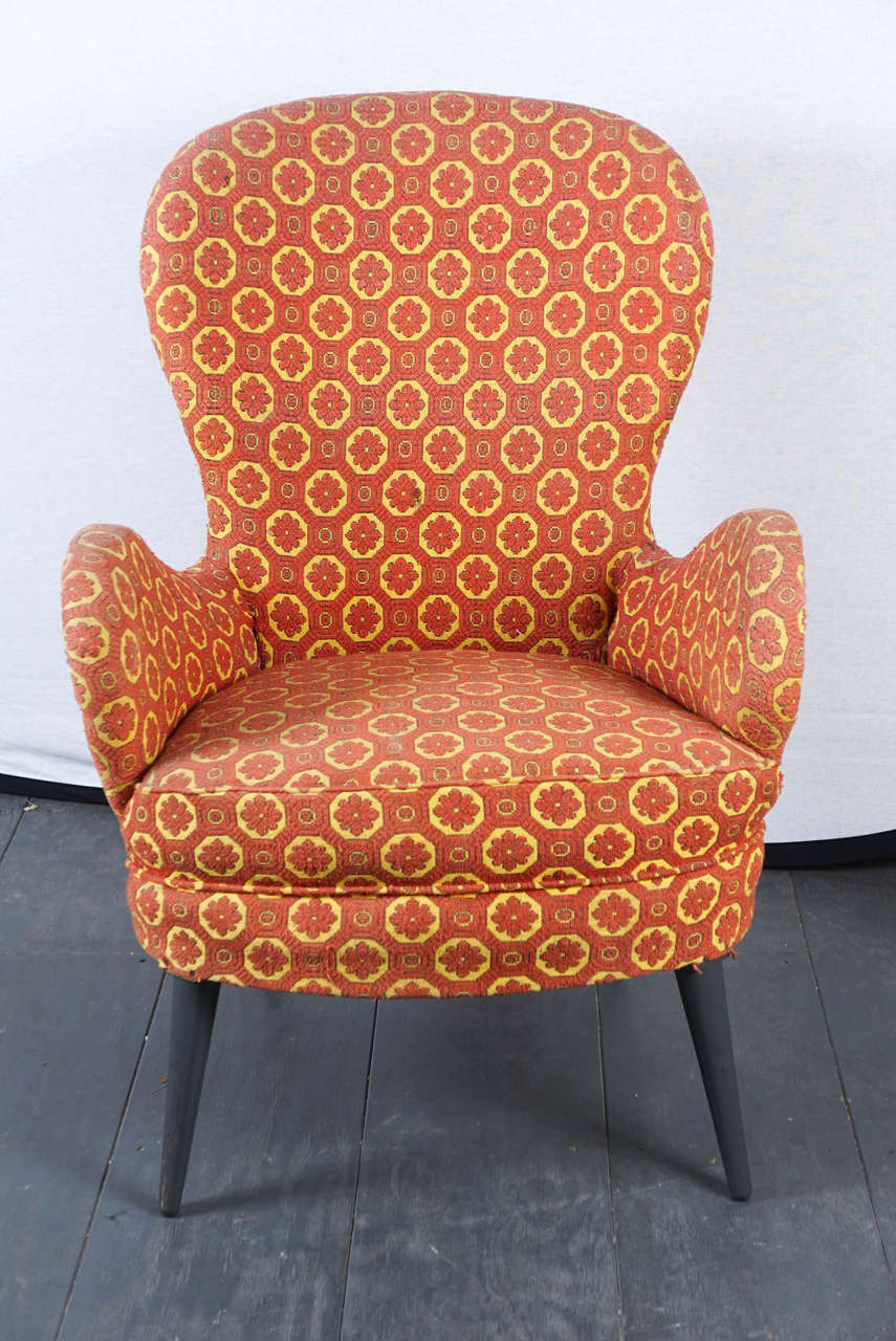 Mid-Century Modern Pair of Chairs of Graphic Modern Proportions
