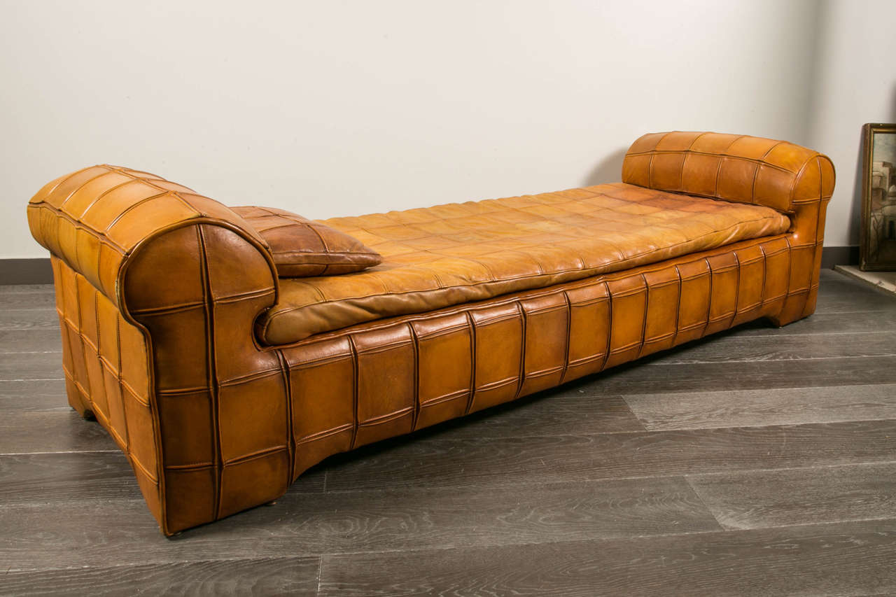 Elegant sofa completely in leather, brown caramel color.
Fine design and details of fabric,
circa 1970.
