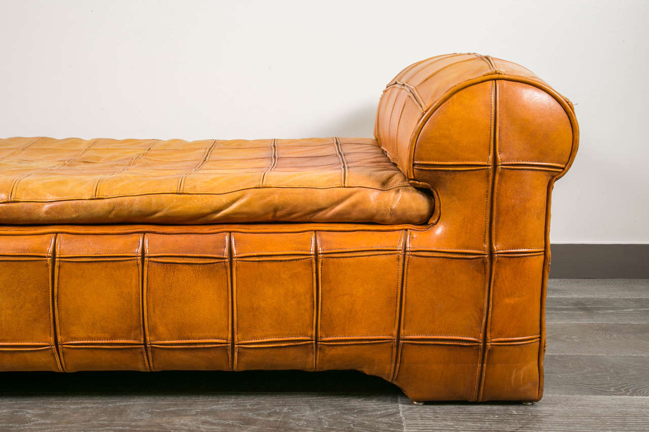 Beautiful 1970s Leather Sofa 6