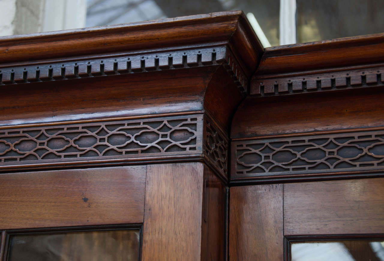 Large Mahogany Chippendale Period Breakfront Bookcase For Sale 1