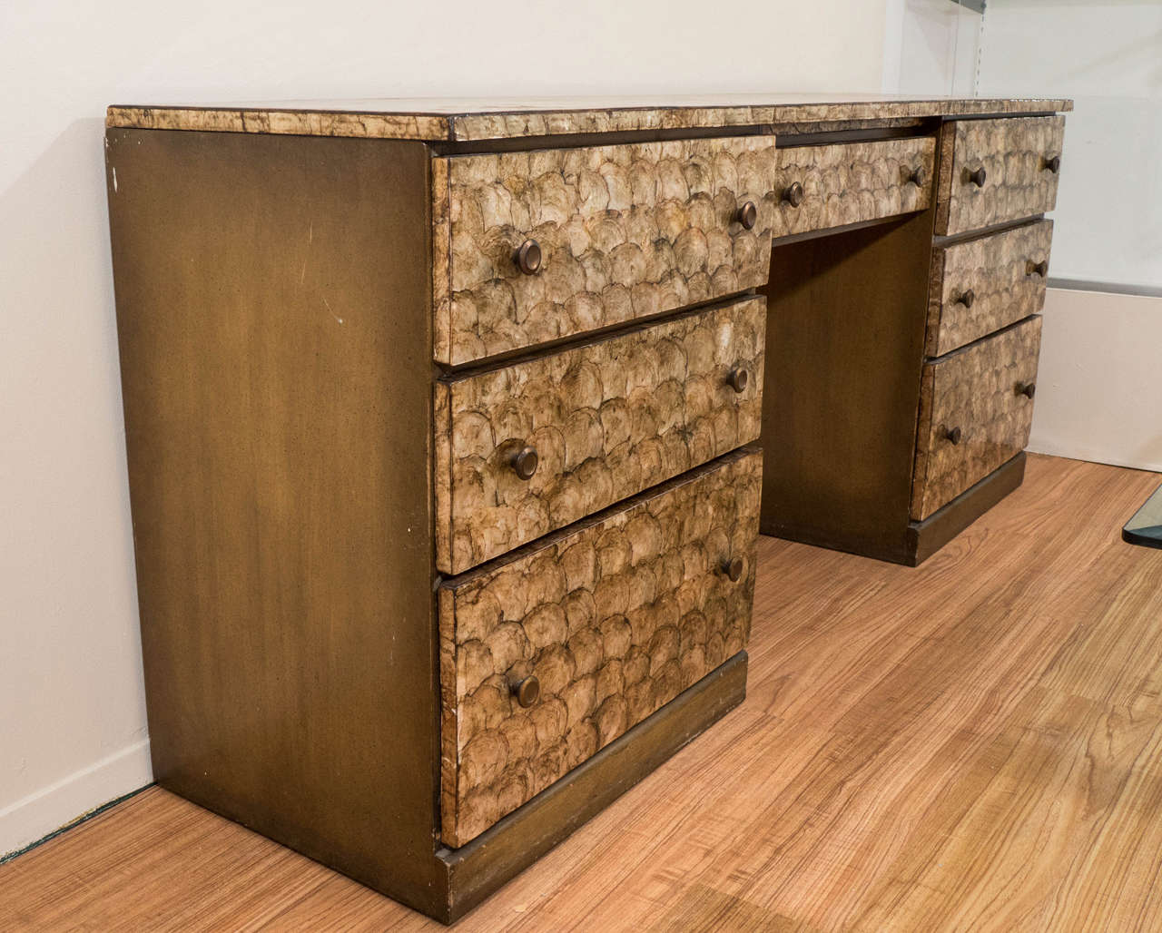 Mid-Century Modern Hollywood Regency Capiz Shell Vanity Set In Good Condition In Astoria, NY